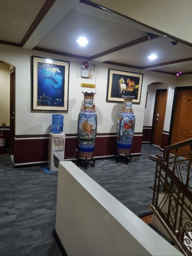 Clark Angeles Tiger Hotel Buitenkant foto