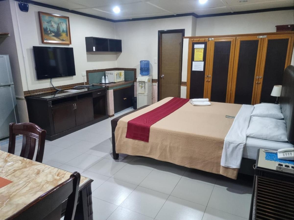 Clark Angeles Tiger Hotel Buitenkant foto