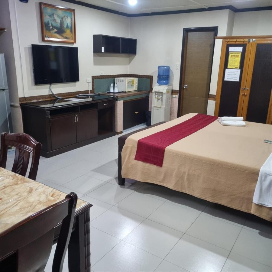 Clark Angeles Tiger Hotel Buitenkant foto
