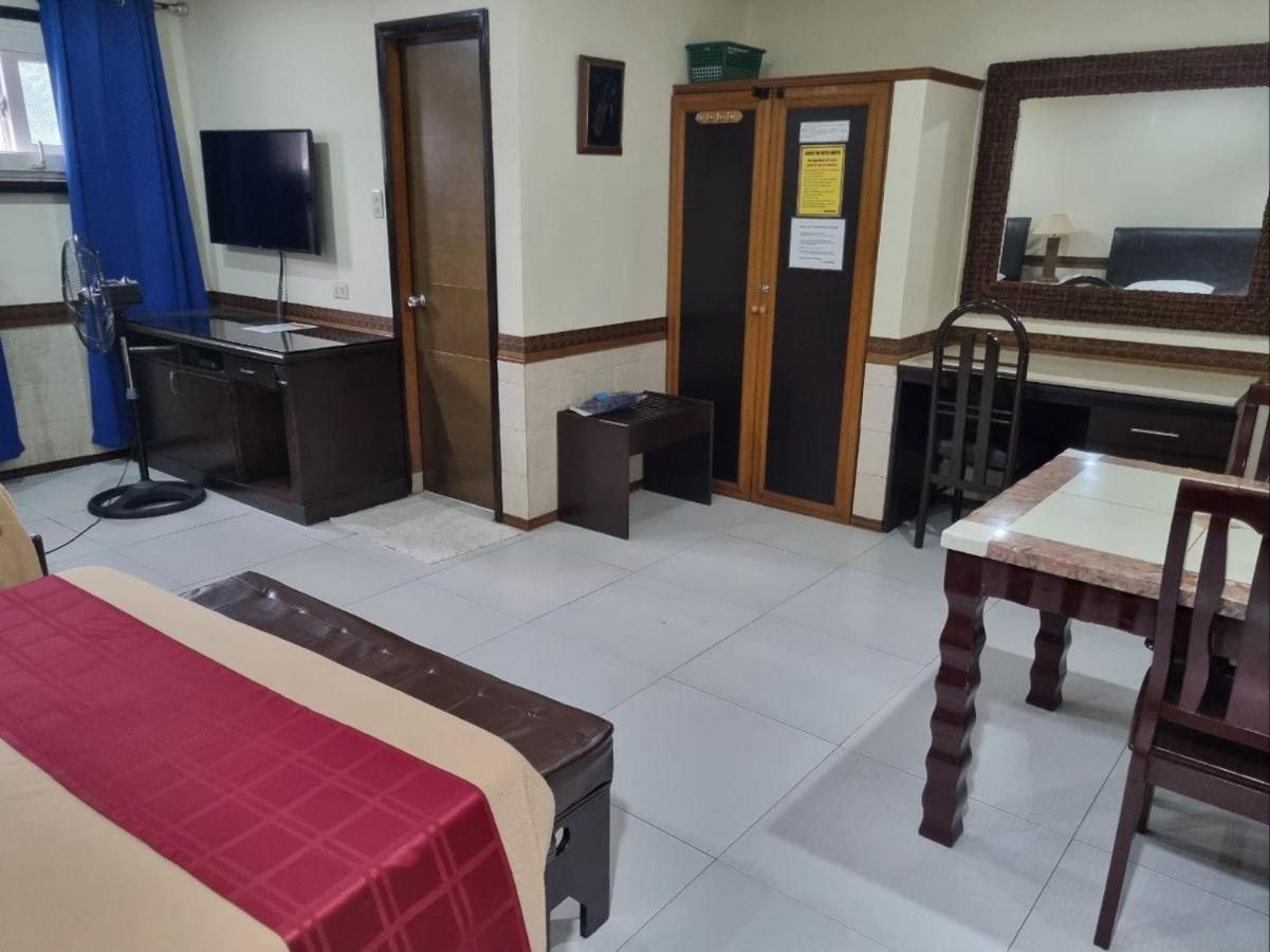 Clark Angeles Tiger Hotel Buitenkant foto